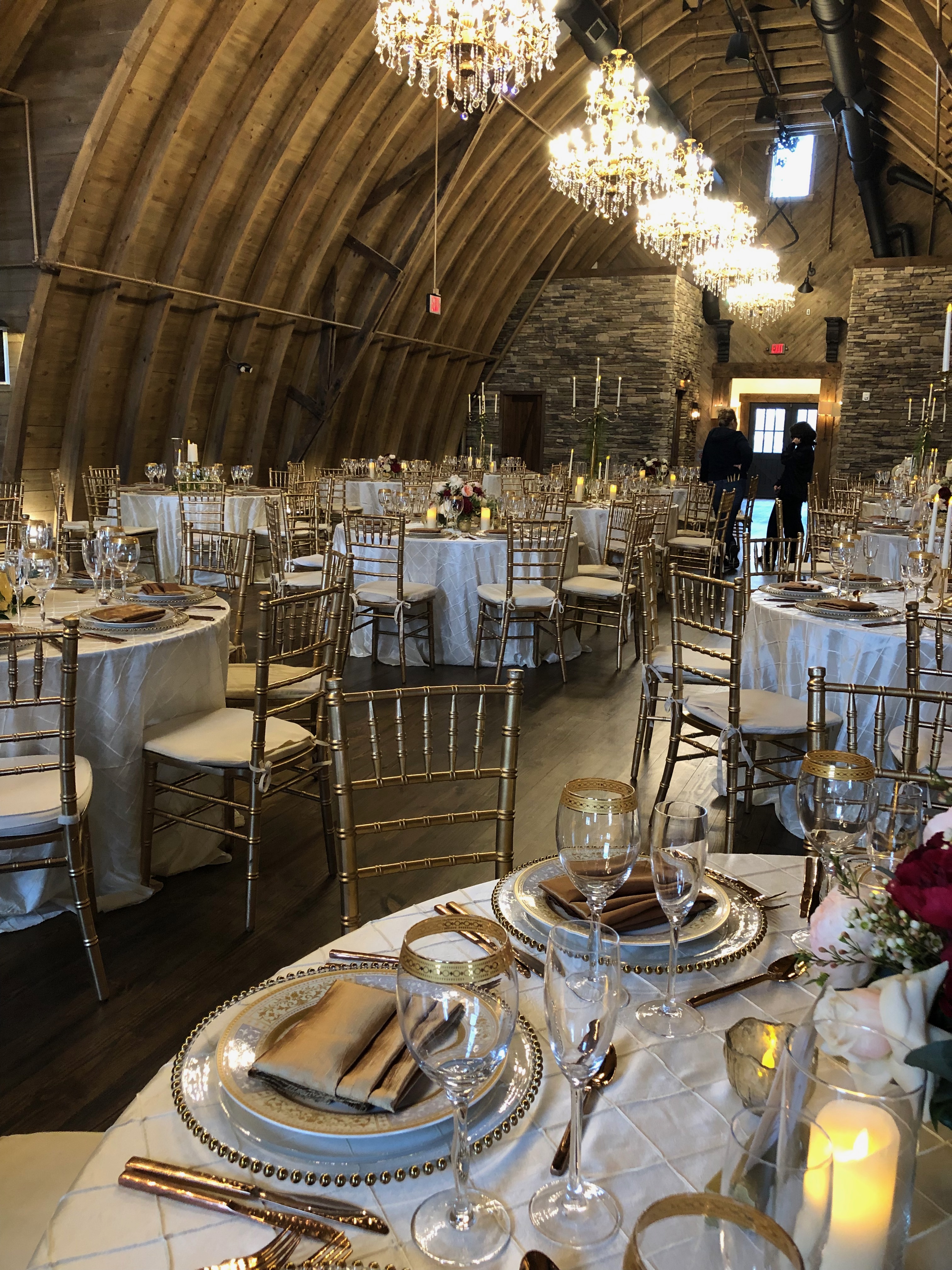 Ivory and gold set up at Sweeney Barn