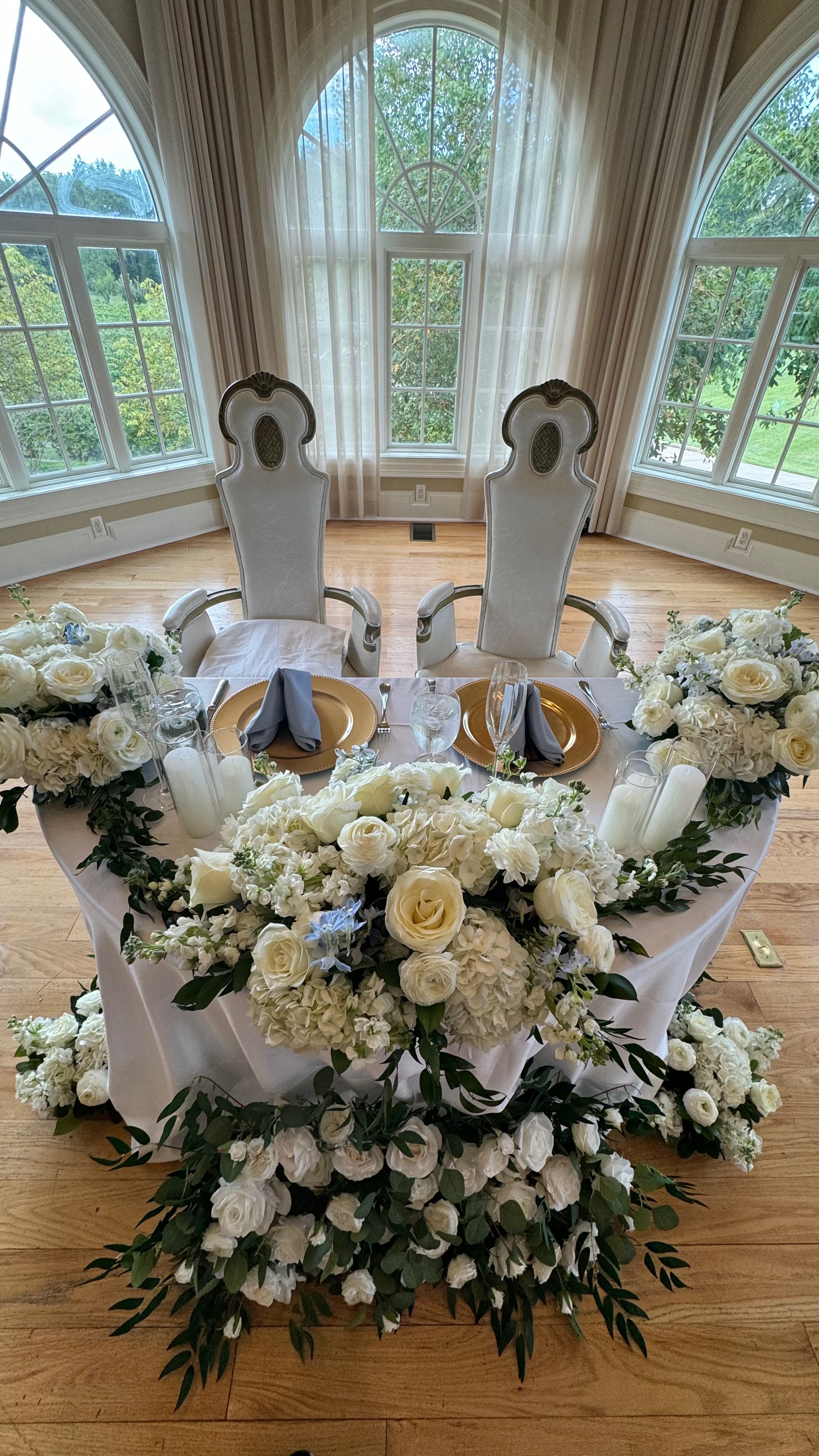 Sweetheart table at Morais Vineyards