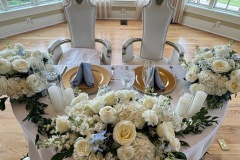 Sweetheart table at Morais Vineyards